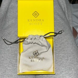NWT Kendra scott earrings